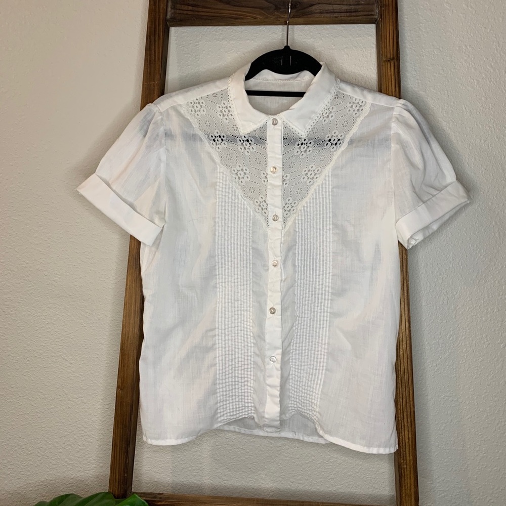 Dainty white button up